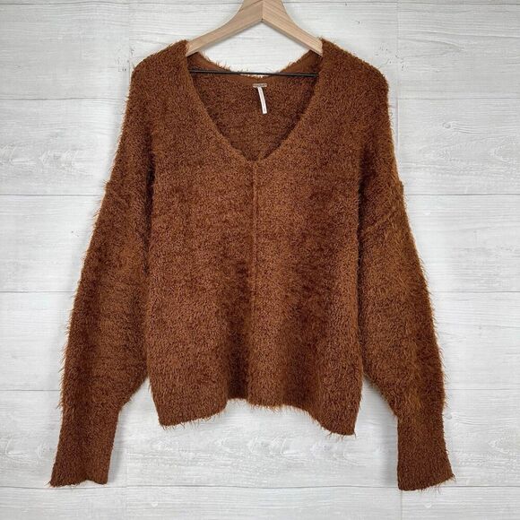 Free People Icing Pullover Sweater S Brown V Neck Eyelash Knit Fluffy Slouchy - Picture 15 of 16